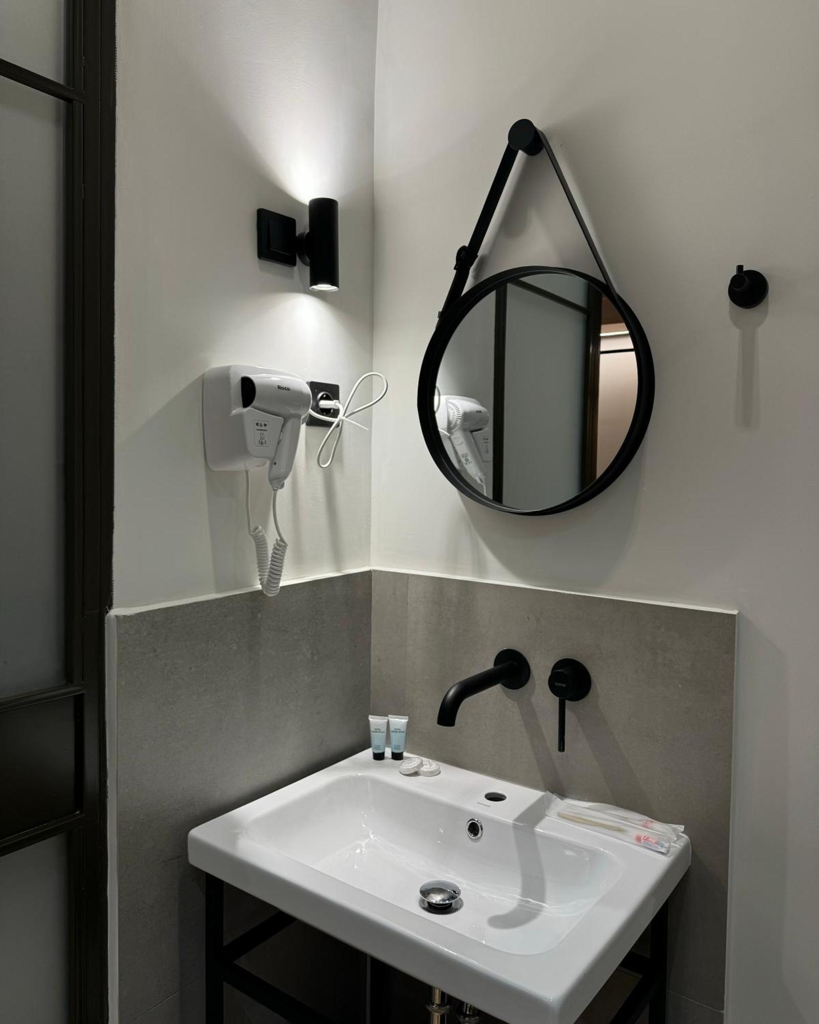 Mosh Mosh Boutique Hotel Ałma Ata Zewnętrze zdjęcie