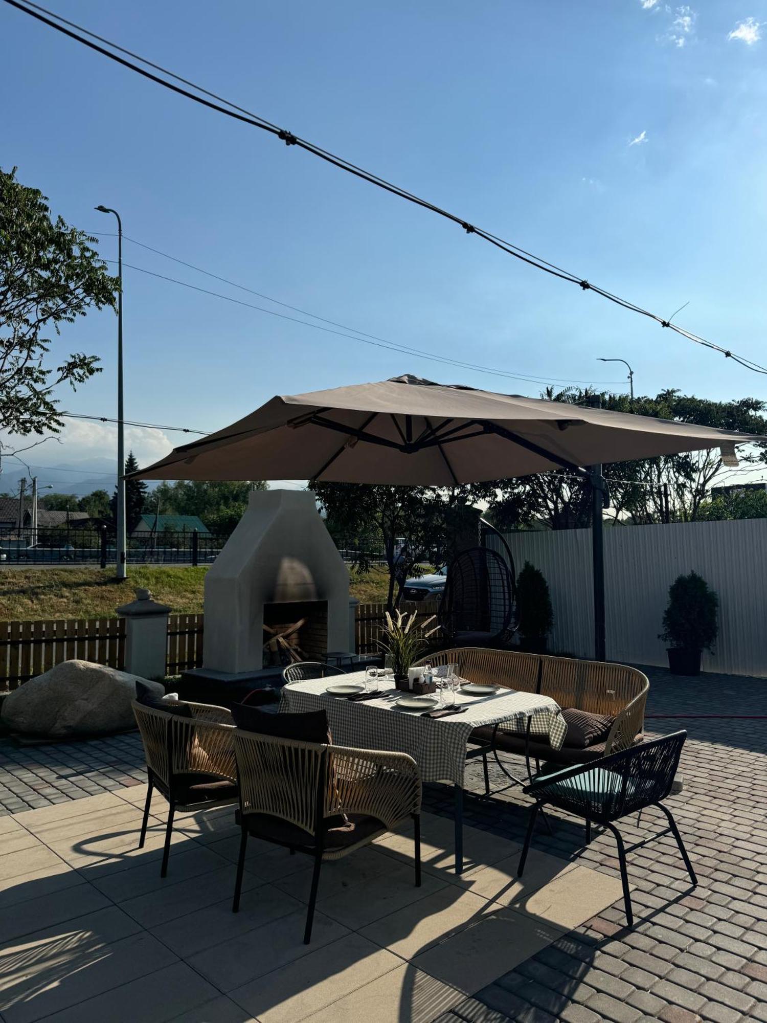 Mosh Mosh Boutique Hotel Ałma Ata Zewnętrze zdjęcie