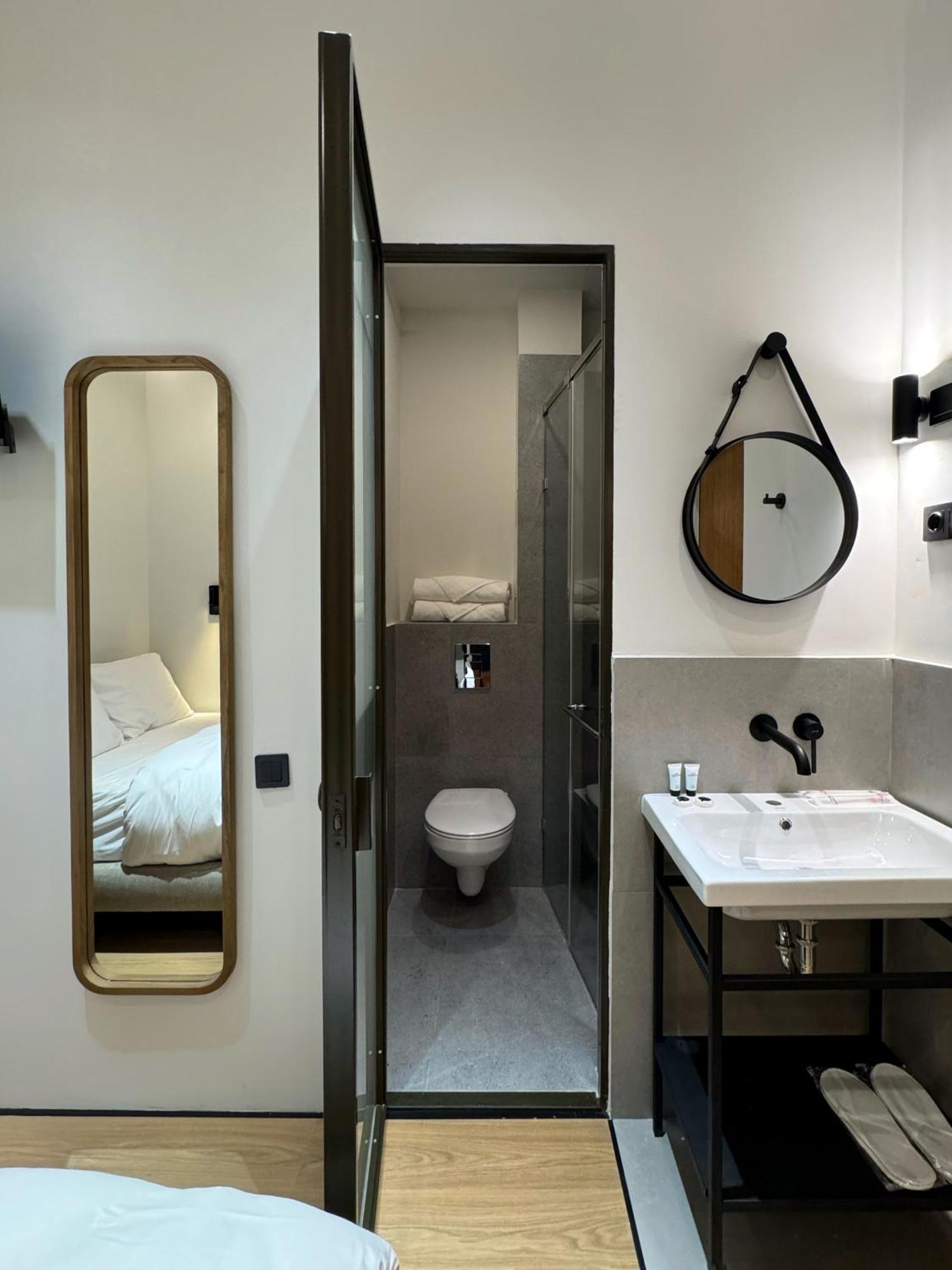 Mosh Mosh Boutique Hotel Ałma Ata Zewnętrze zdjęcie