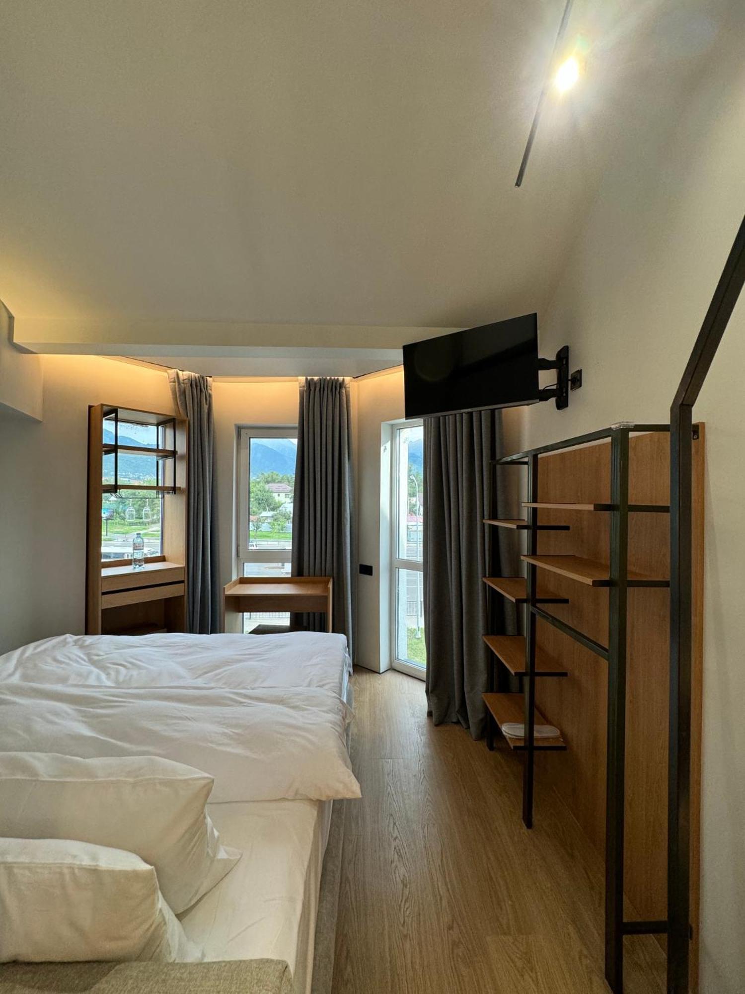 Mosh Mosh Boutique Hotel Ałma Ata Zewnętrze zdjęcie